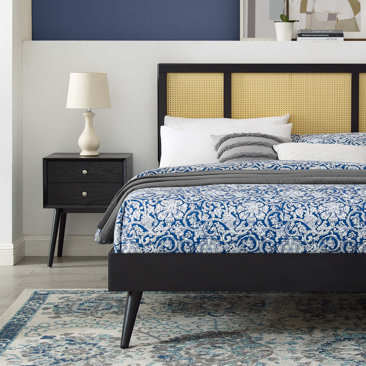 Queen Size Black Wood Platform Bed Frame N865