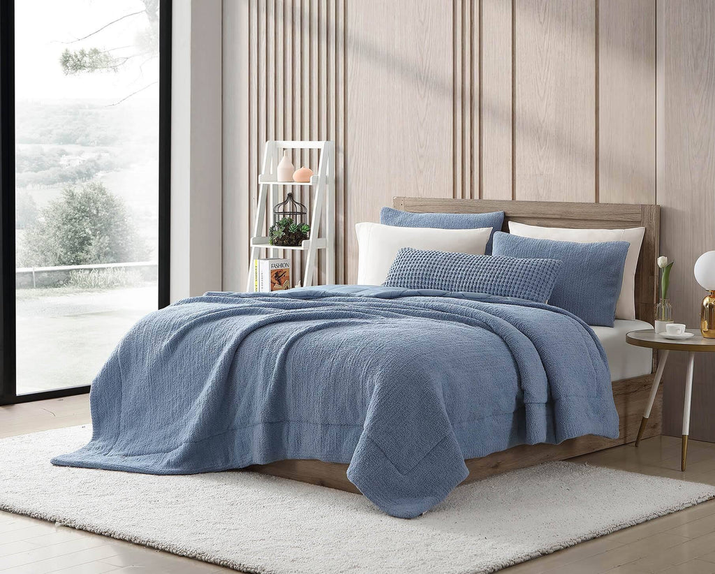 King Blue Comforter R8097