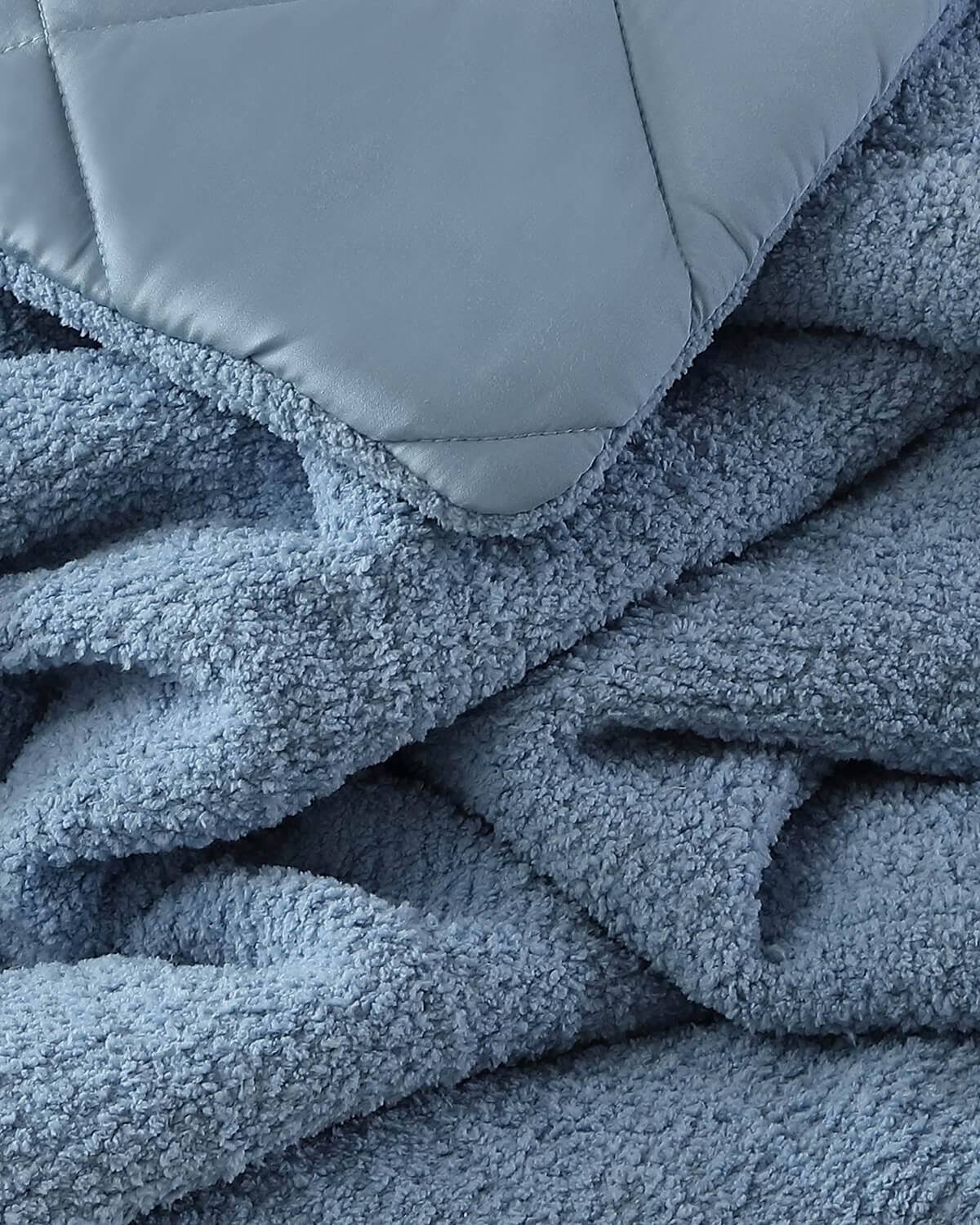 King Blue Comforter R8097