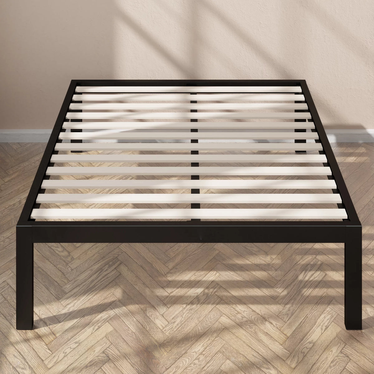 18" Metal Platform Bed Frame, Queen H40068
