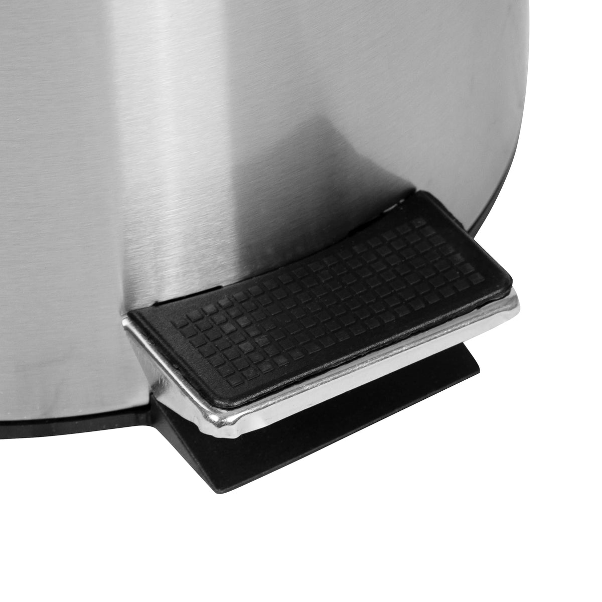 Round Stainless Steel Soft Close Step Trash Can 5.3 Gallons M7975